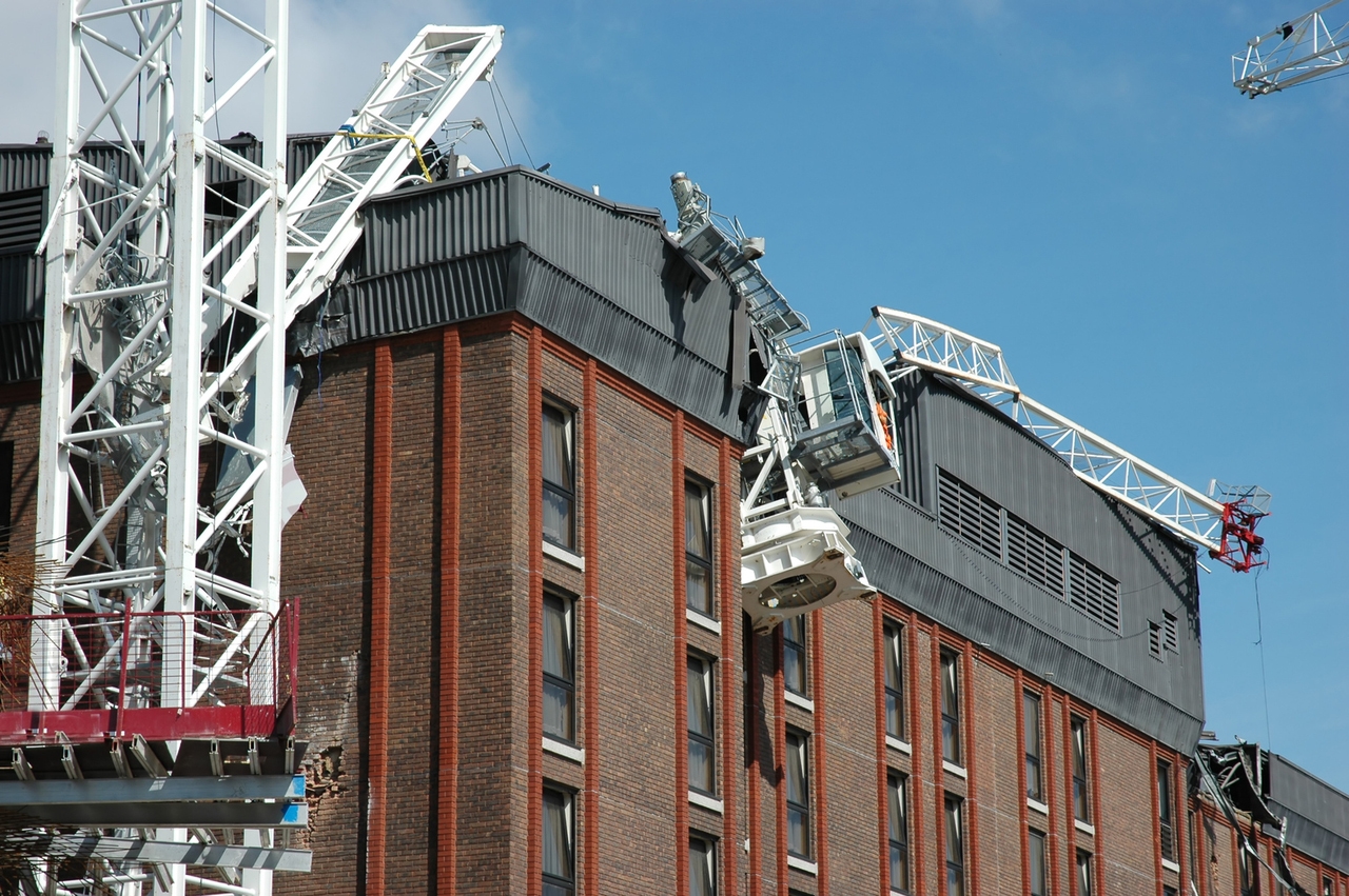 Columbus McKinnon Stock: Crane Collapse Post Kito Crosby Deal (NASDAQ:CMCO)  | Seeking Alpha