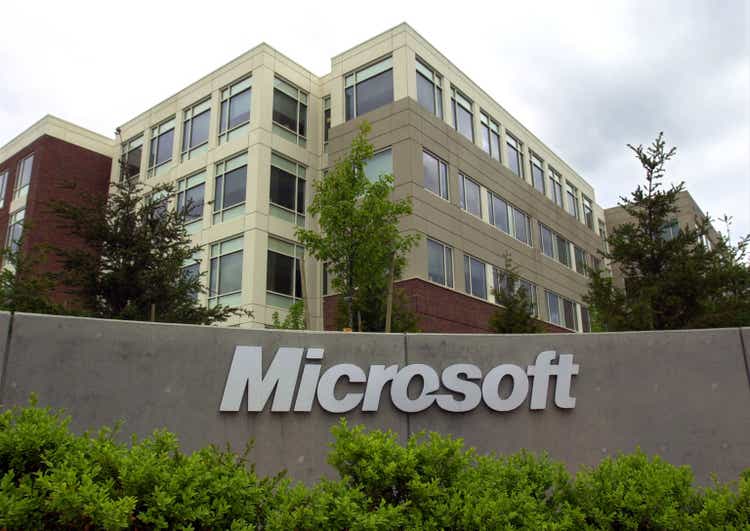 FILE PHOTO Federal Judge Throws Out Five Lawsuits Against Microsoft