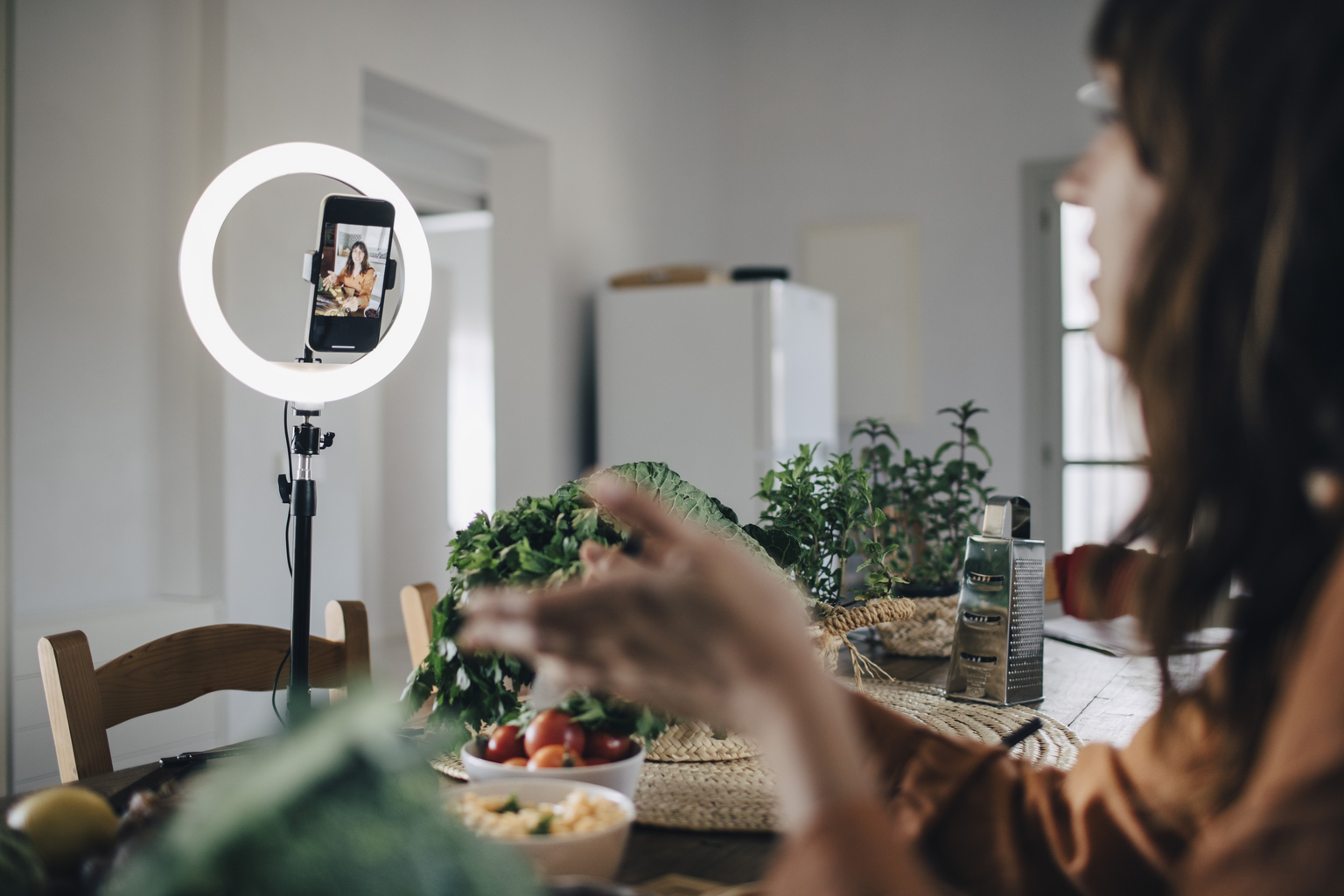 seekingalpha.com - Astrada Advisors - HUYA Stock: AI VAM 1.0 Unlocks The $14bn Virtual Persona Market; Reiterate Bu (NYSE:HUYA)