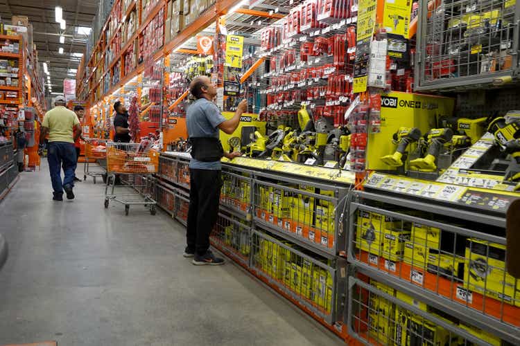 Home Depot Sales Slip, But Quarterly Earnings Still Beat Expectations