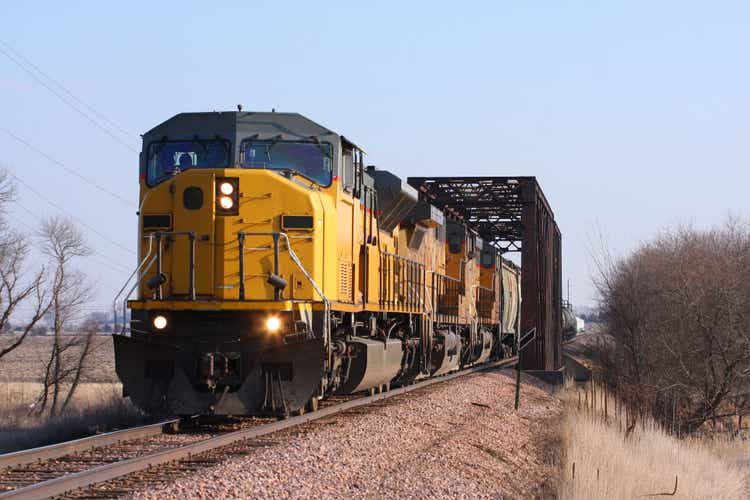 Union Pacific break out in front of peers in labor negotiations (NYSE ...