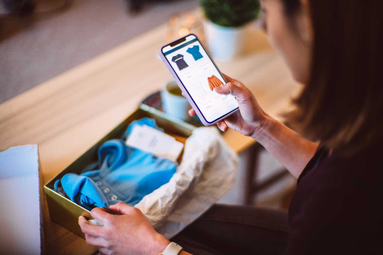 Stitch Fix: Margins Under Pressure From Gross Margin Cycle, Valuation Unrealistic