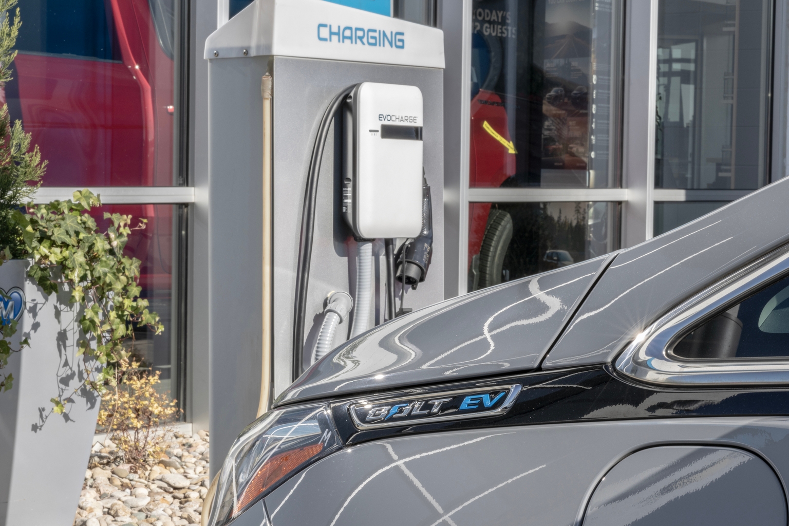 GM Tweaks Battery Strategy, Downplaying Much Ballyhooed Ultium Lithium-Ion Branding GM Tweaks Battery Strategy, Downplaying Much Ballyhooed Ultium Lithium-Ion Branding