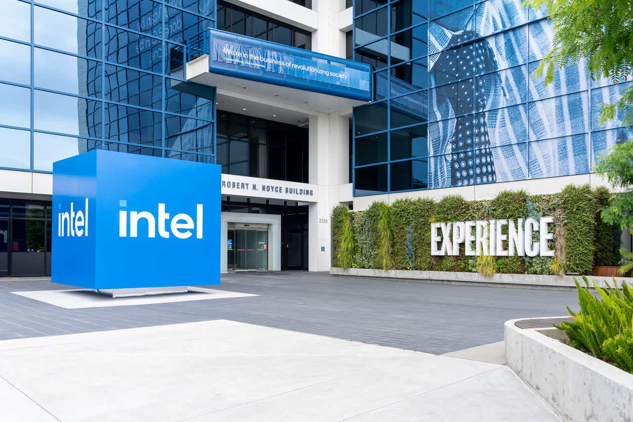 Why Intel Stock Deserves A Strong Buy Rating Nasdaq Intc Seeking Alpha