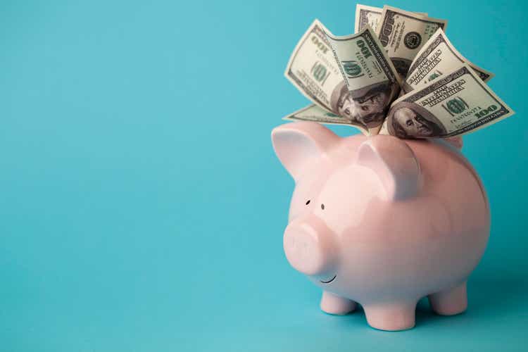 The Benefits And Risks Of Investing In Dividend-Paying Stocks