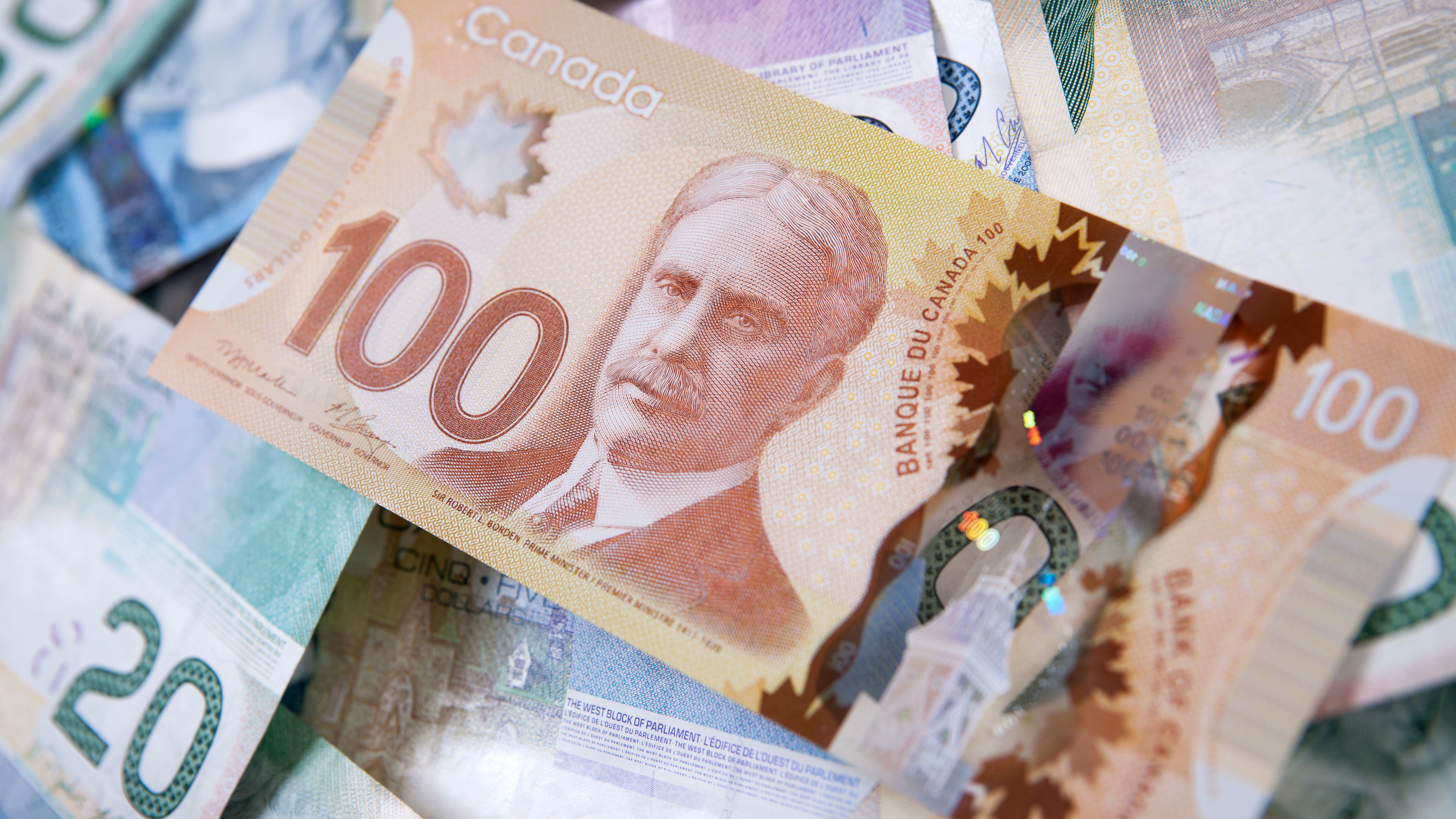 Bank Of Canada Cuts Key Interest Rate To 2.75% Amid Trade Uncertainty |  Seeking Alpha