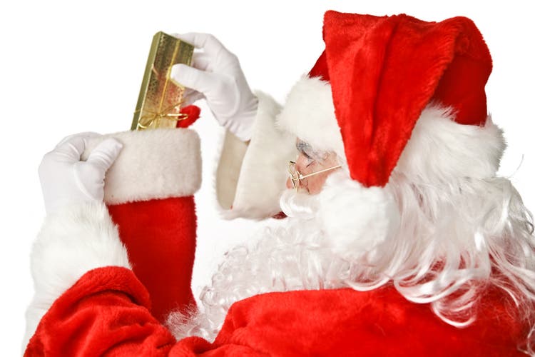 3 REIT Stocking Stuffers Yielding 9%