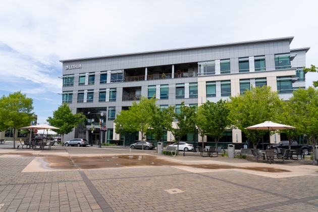 Lithia Motors dividend preview: Will April extend 15-year growth streak? (LAD:NYSE)