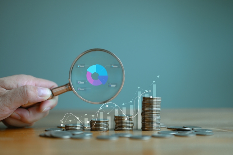 Mutual funds Finance and Money concept, Funding Invest Financial Money Budget Concept, planning and strategy, Stock market, Business growth, Businessman or investor looking for a good fundamental fund