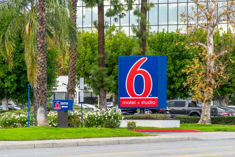 Signage for Motel 6