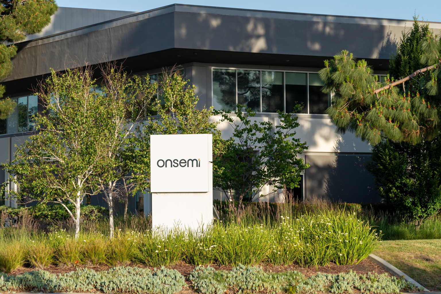 seekingalpha.com - Analysis Fundamental - ON Semiconductor Is No Longer Just A Cyclical Chipmaker (NASDAQ:ON)