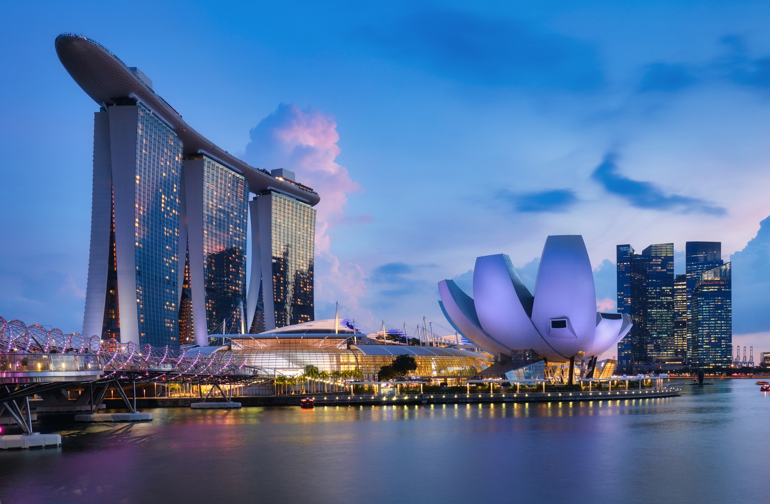 EWS: Singapore Stocks Staging A Strong 2025 Rally, P/E Still Attractive (NYSEARCA:EWS)