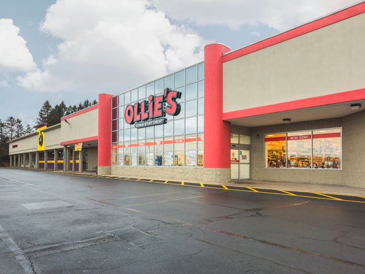 Big Lots Stores Are Being Purchased By Ollie's Bargain Outlet Ollie’s Bargain Outlet acquires former Big Lots stores (NASDAQ:OLLI