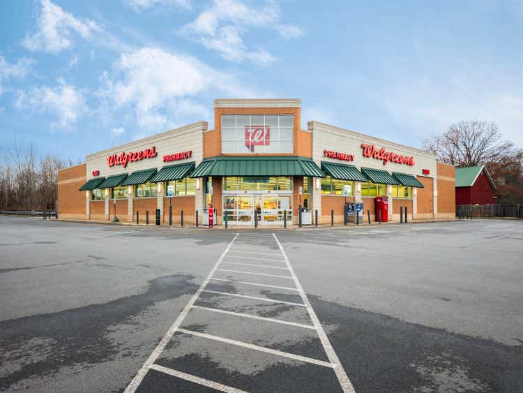 Exterior del edificio de la farmacia Walgreen