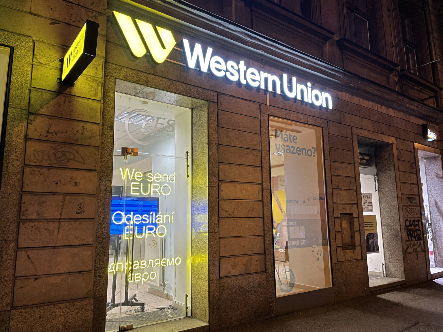 seekingalpha.com - Kevin Anthony D. Arroyo - Western Union: Getting Acquired May Be The Company's Only Salvation (Upgrade) (NYSE:WU)