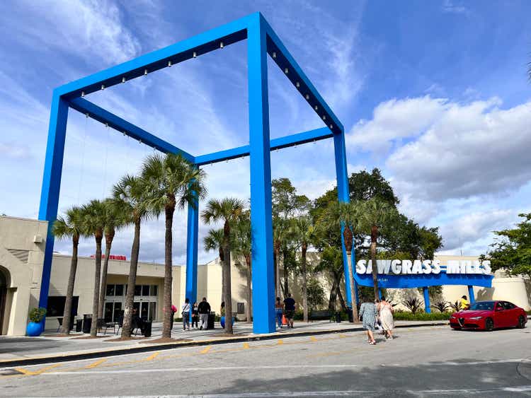 Sawgrass Mills Outlet Mall, Miami, Florida, USA