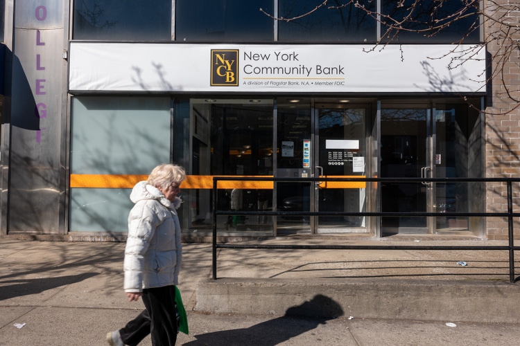 New York Community Bank Stock Plummets After Troubled Earnings Report