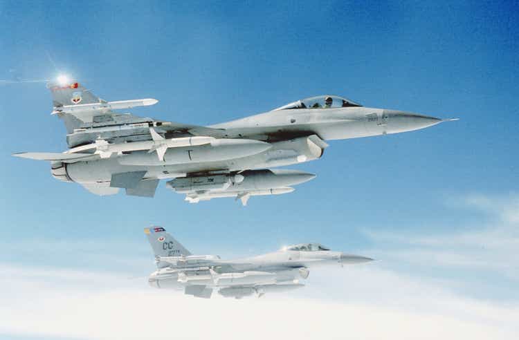 Two General Dynamics F-16 Falcon aircraft in flight