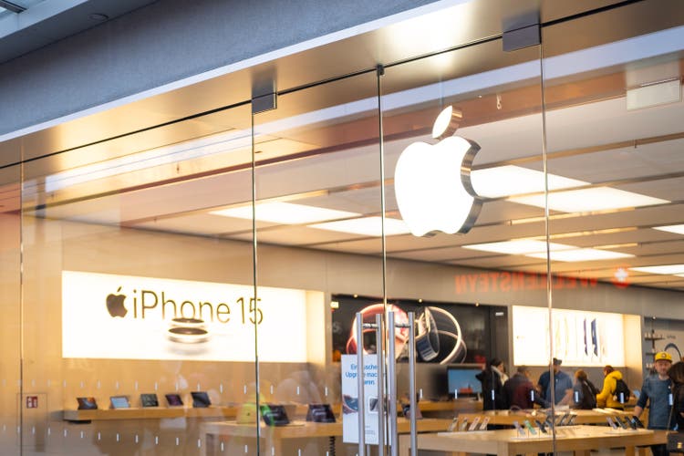 modern Apple Store Frankfurt ZEIL, Brand Presence gadgets apple, testing new gold smartphone iPhone 15, Consumer Behavior, Brand Presence, satellite communication, Frankfurt - September 2023