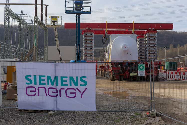 Construction of a rotating phase shifter system for grid stabilization by Siemens Energy at the Würgassen substation grid connection point