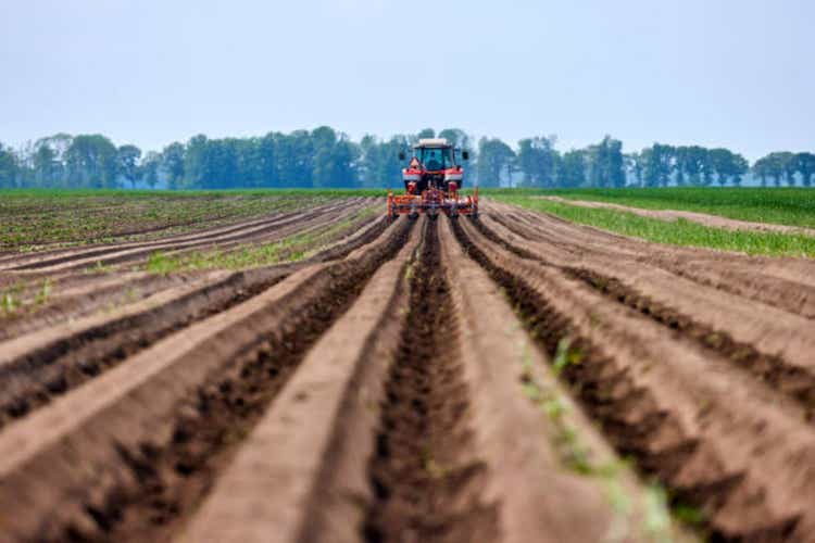 Farmer sentiment climbs in April amid ongoing trade concerns, survey shows