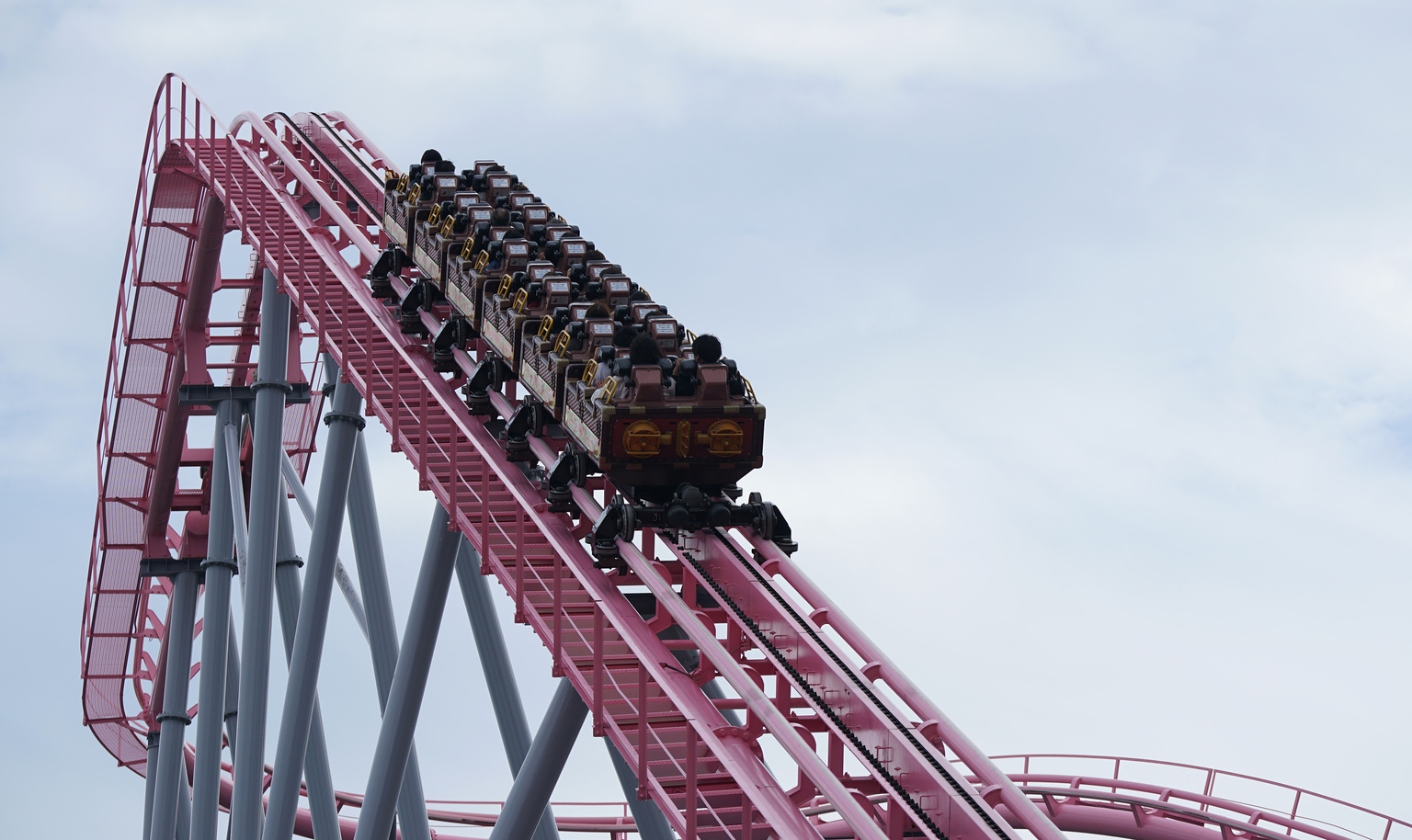 Six Flags: Jana Partners Is Knocking Again