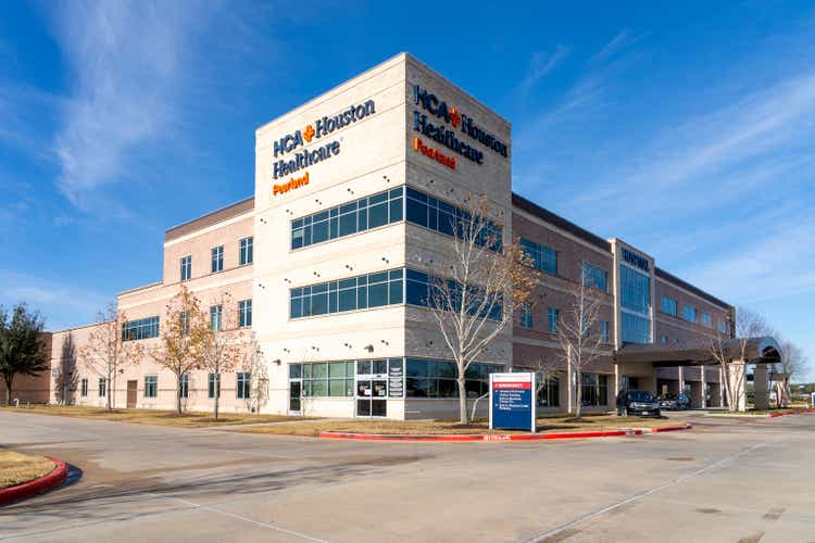 HCA Houston Healthcare building in Pearland, Texas, USA.