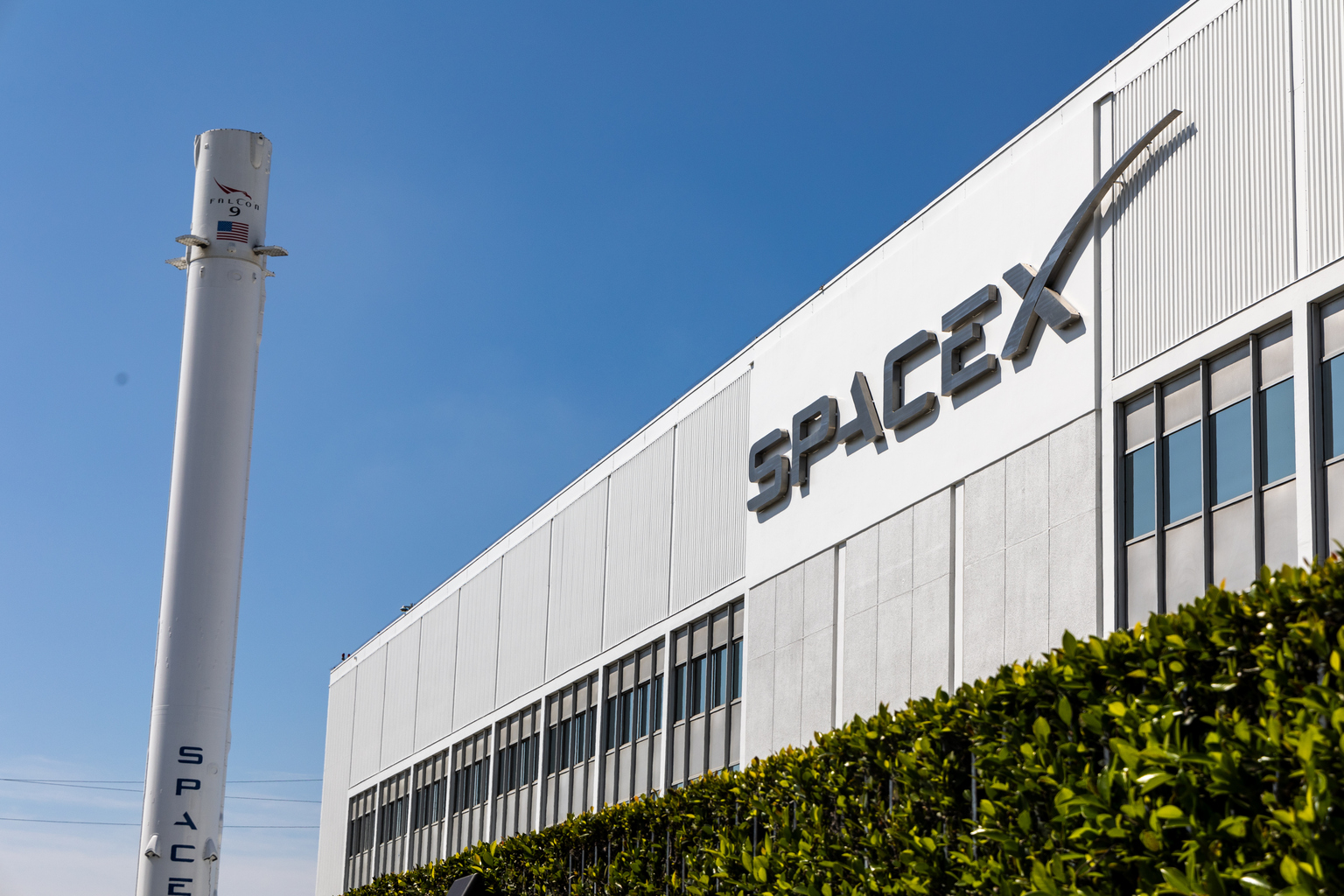 SpaceX Considers Tender Offer That Boosts Valuation To $350 Billion ...