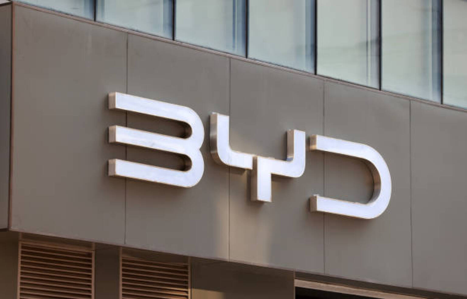 seekingalpha.com - Soumendra Mukherjee - BYD's 1,500 kW charging system draws attention after cold-weather EV test (BYDDF:OTCMKTS)