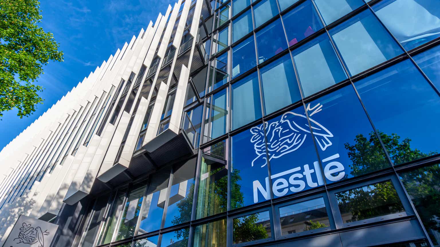 Consumer Staples Out Of Favor: Cautious Buy For Nestlé Stock (OTCMKTS:NSRGY)