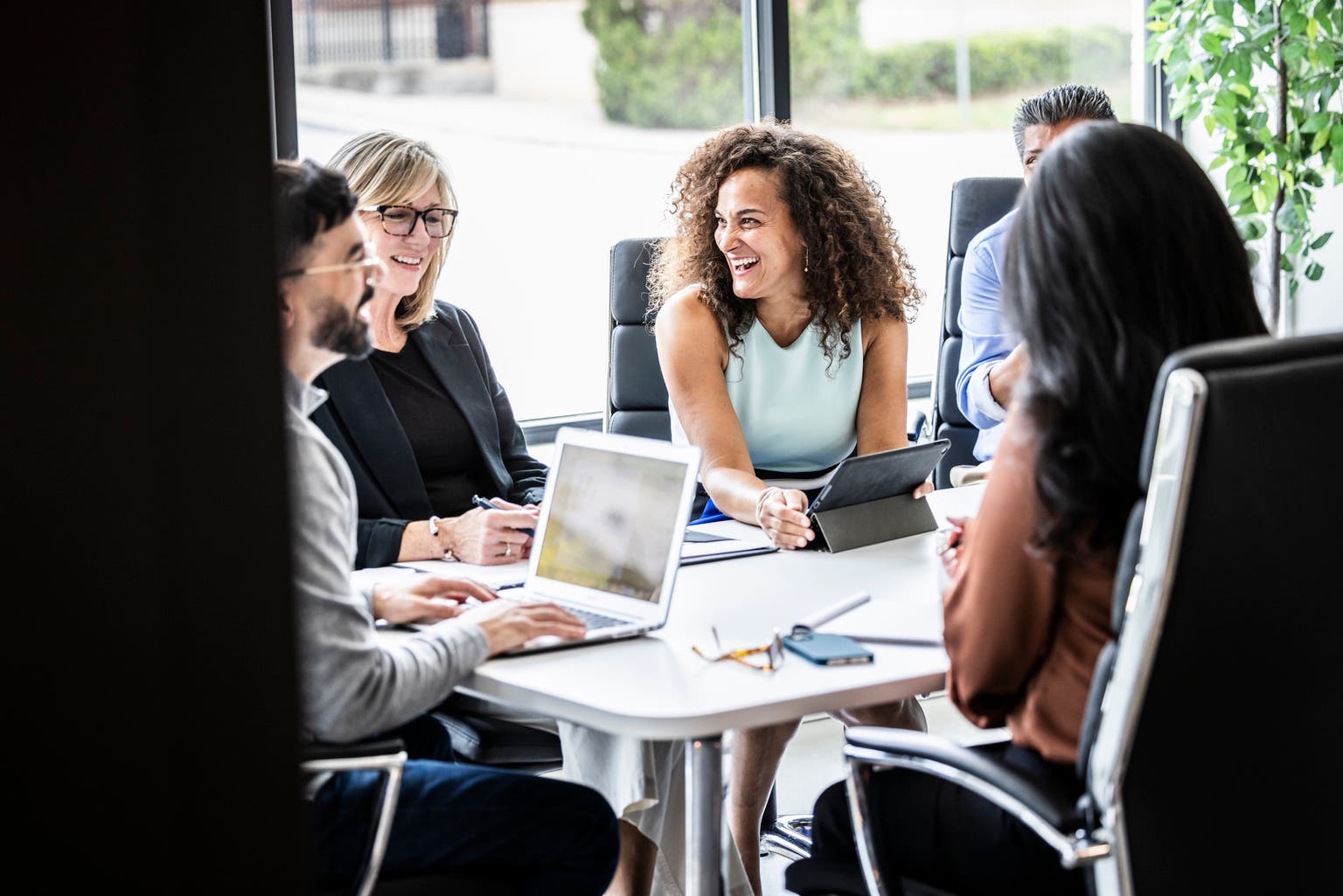 Teen Jobs Fall In May 2025
