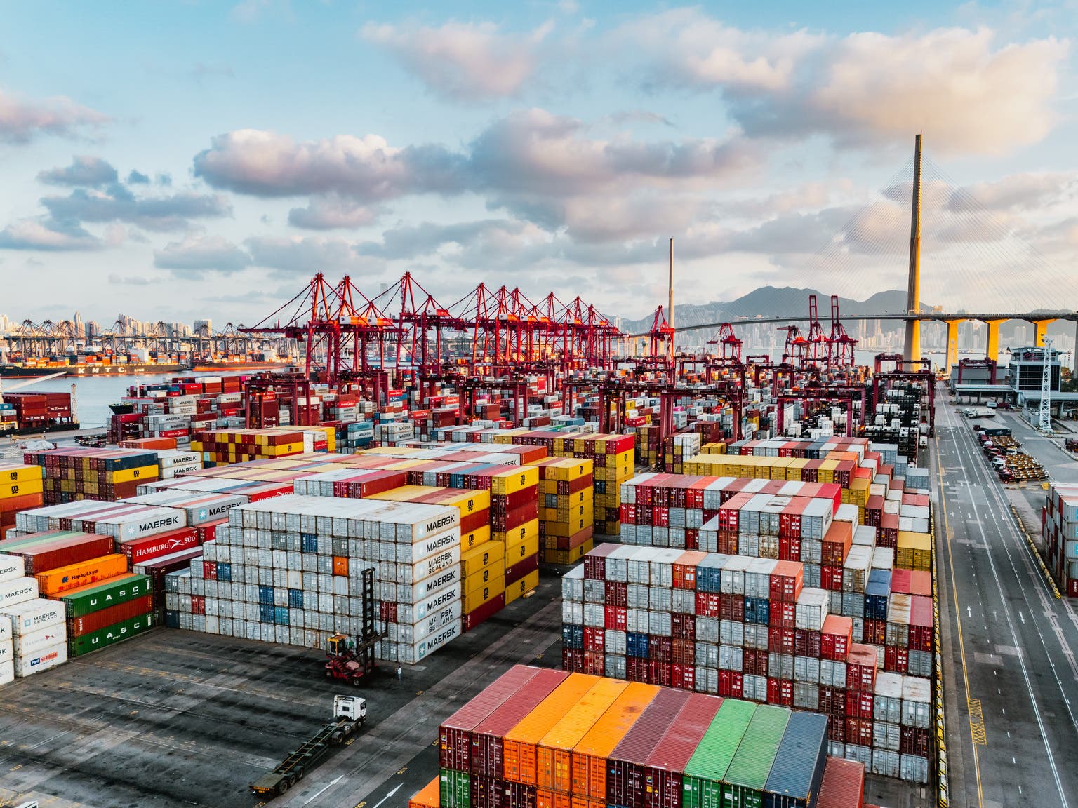 ZIM Integrated Shipping: 17% Yield Plus A Juicy Catalyst