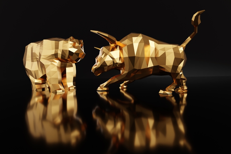 Low poly golden bull and bear facing each other on black reflective surface. 3D illustration of the concept of bullish and bearish stock market and the uncertainty of the financial market
