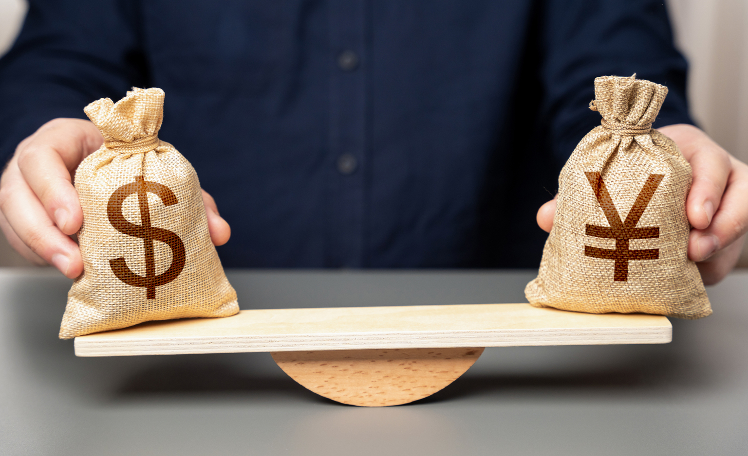 ビジネス・経済 Dynamic Hedging DXJ: Is This Japanese Dividend-Focused, Currency-Hedged ETF For
