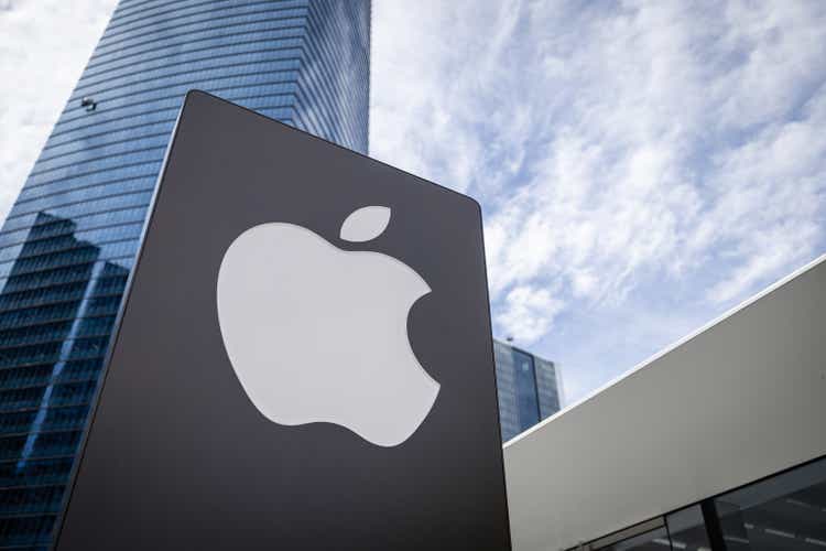 New Apple Store Opens In Kuala Lumpur