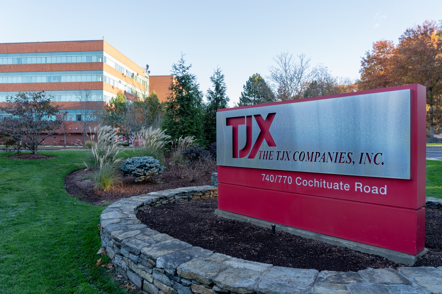 TJX Companies Flies Under The Retail Radar, But Its Execution Is Anything But Quiet (TJX) TJX Companies Flies Under The Retail Radar, But Its Execution Is Anything But Quiet (TJX)