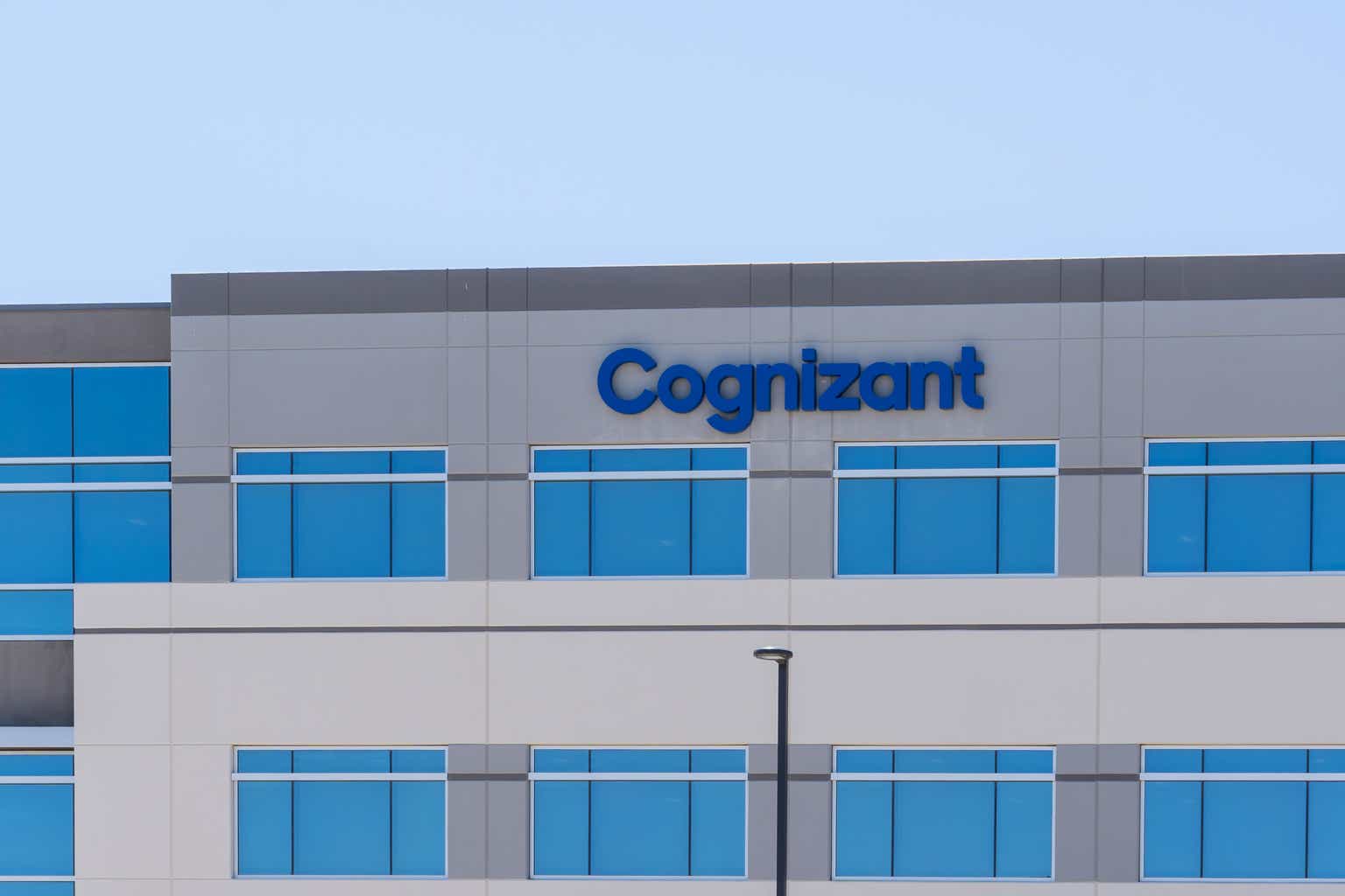 Cognizant Technology's Strategic Shift: Navigating AI, Healthcare Growth, And Legacy Risks