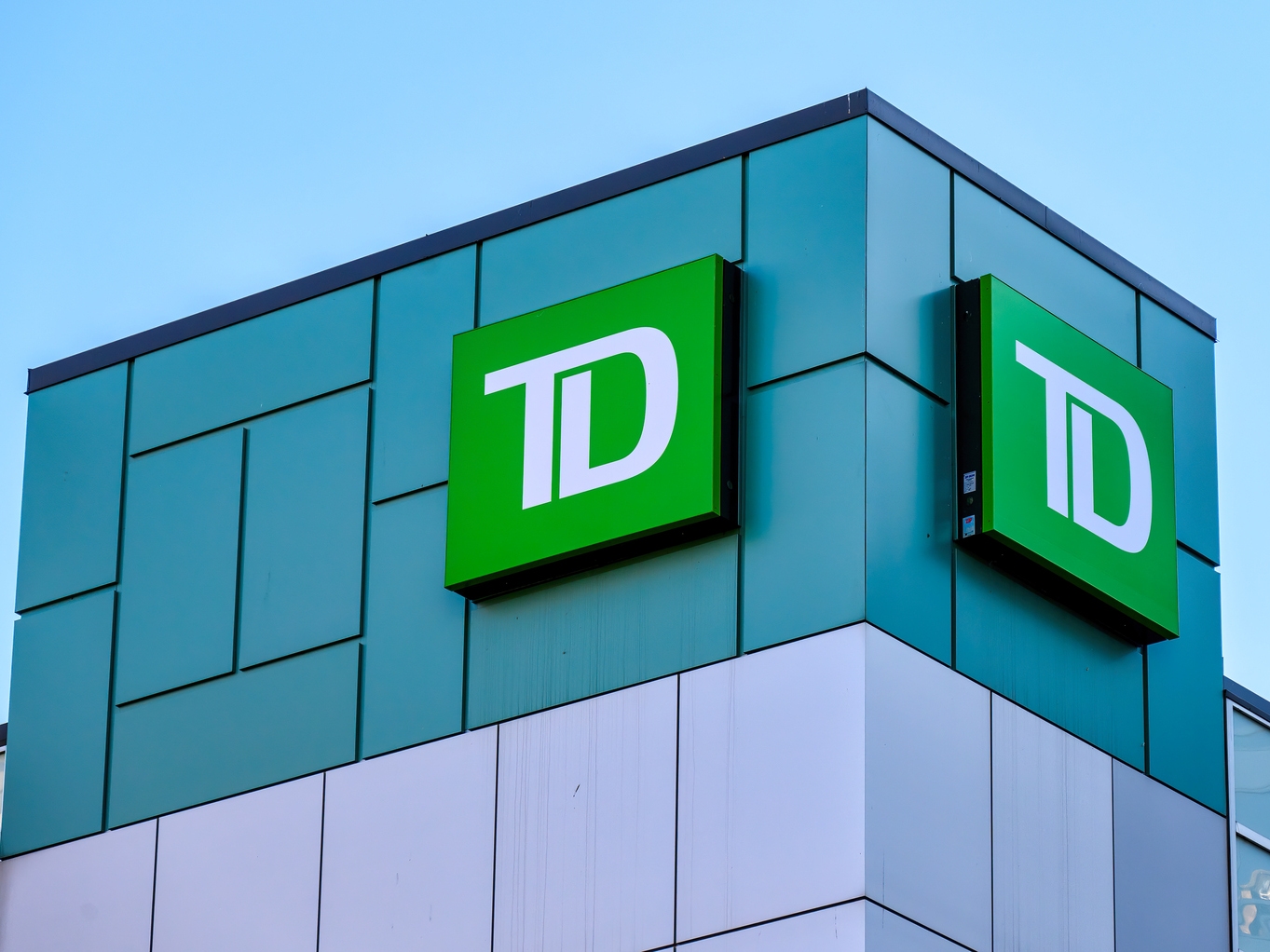 TD Bank Stock: Beats Q2 Earnings, Pledges More Buybacks (Rating Upgrade)  (NYSE:TD) | Seeking Alpha