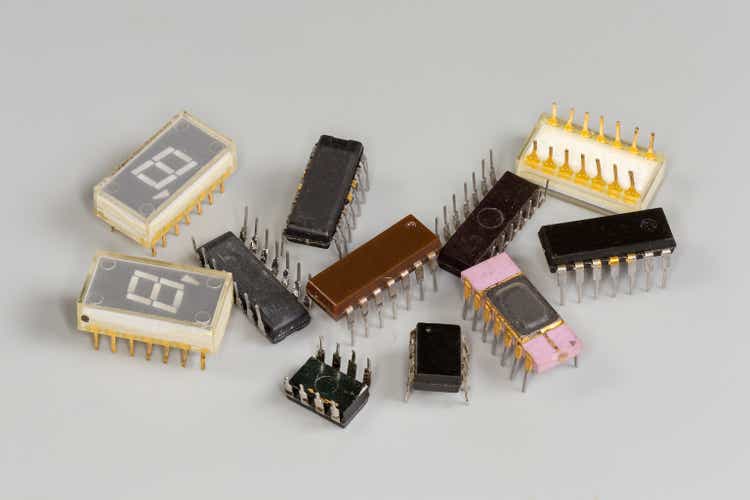 Different integrated circuits in plastic and ceramic DIP packages