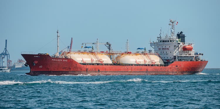 A gas tanker navigating the Bosphorus, showcasing the vital role of Istanbul in the global LPG industry and fuel transportation