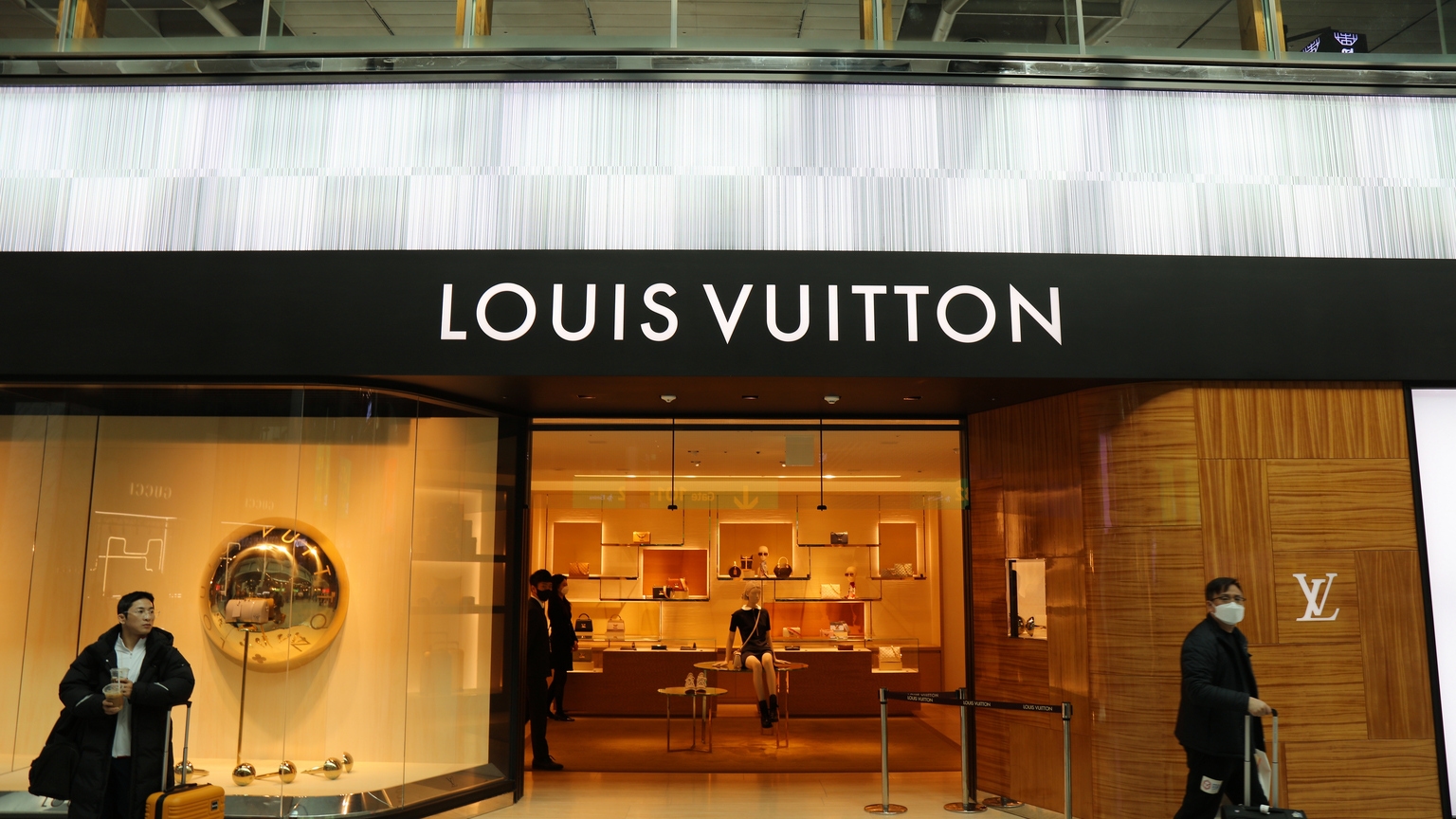 Louis Vuitton: Not Sure If The Growth Story Will Persist (OTCMKTS:LVMHF) |  Seeking Alpha