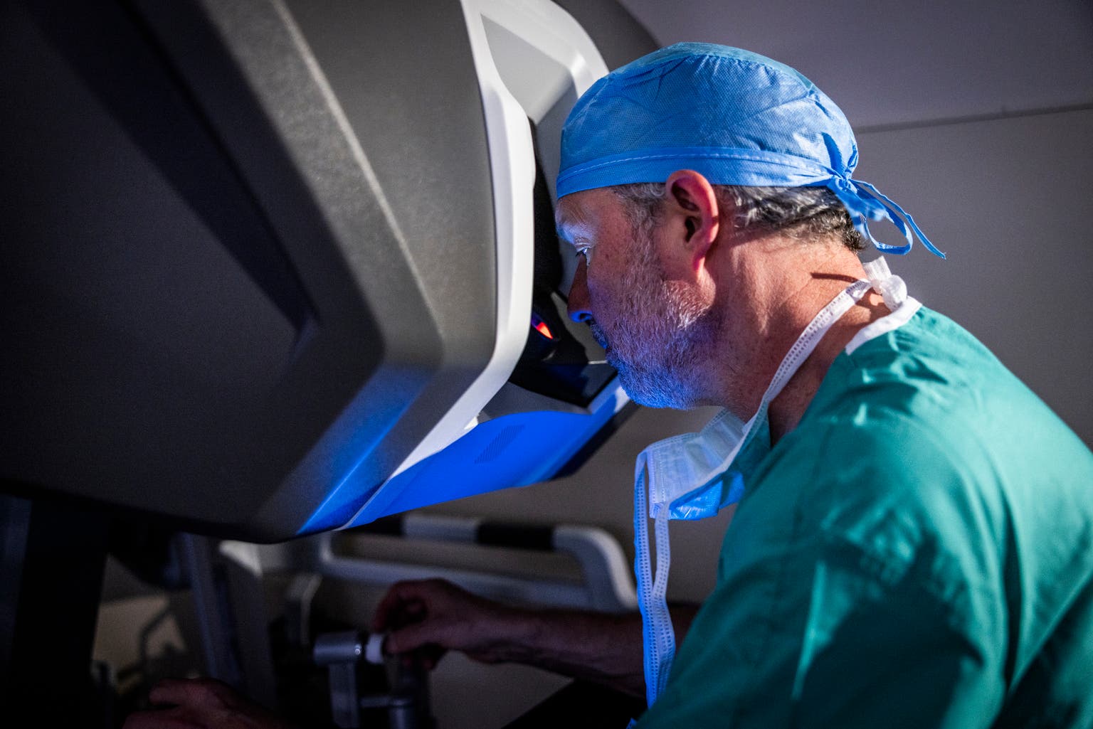 Intuitive Surgical: The Business Model Of Robotic Surgery Supports A Bullish Outlook