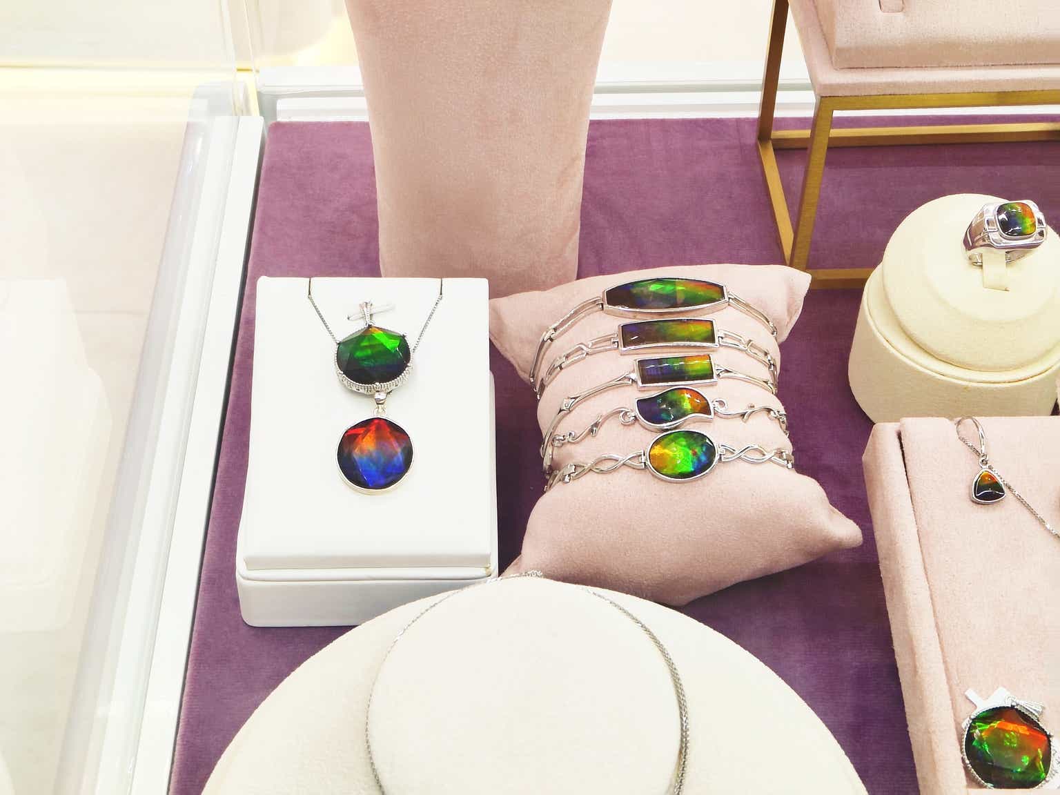 MPJS Group: Jewelry Retailer Targets Expansion On Falling Margins And Excessive Valuation
