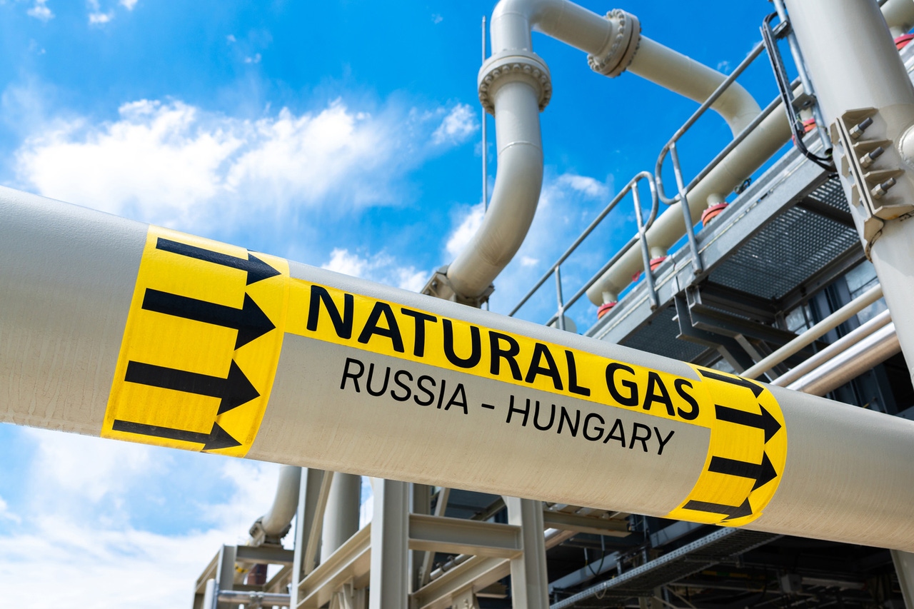 Natural Gas Breaks Key Resistance As Bullish Momentum Strengthens