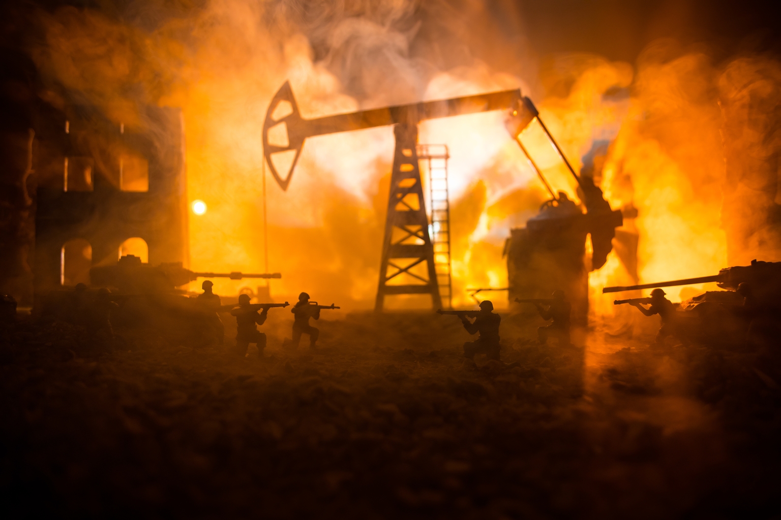 Geopolitical Risk & Oil ETFs: Analyst's Warning Examined