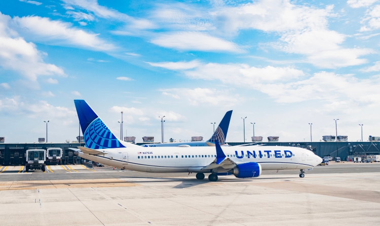 United Airlines plane in Washington D.C. airport