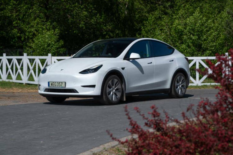 Tesla applies to test robotaxis in Phoenix, Arizona - report