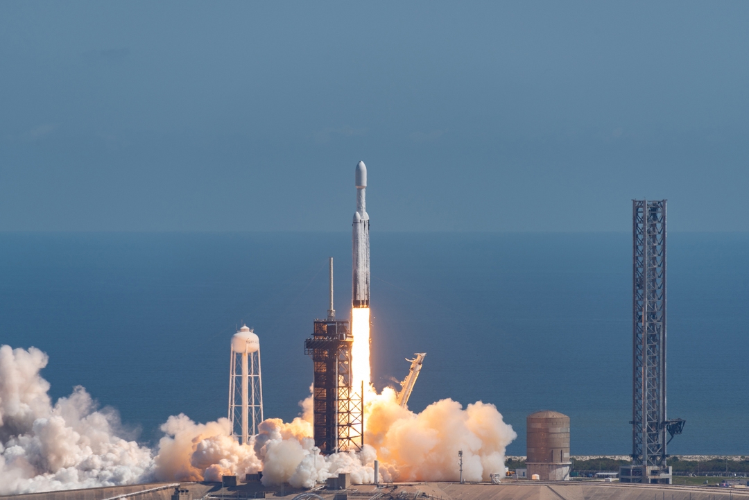 SpaceX is said to eye record-breaking IPO with potential $75B raise ...