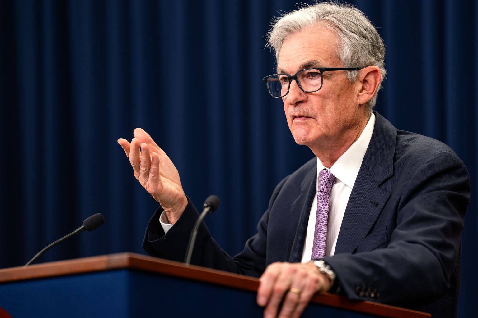 Wall Street Lunch: Fed keeps rates on hold