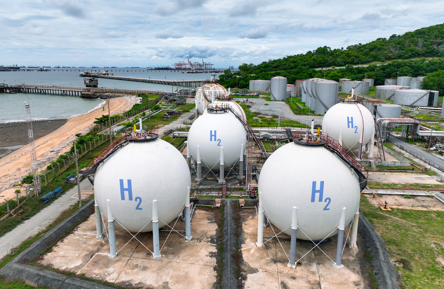 seekingalpha.com - Stephen Tobin - Ballard Power: Bypassing The Logistics Bottleneck, Complex Landscape Ahead (NASDAQ:BLDP)